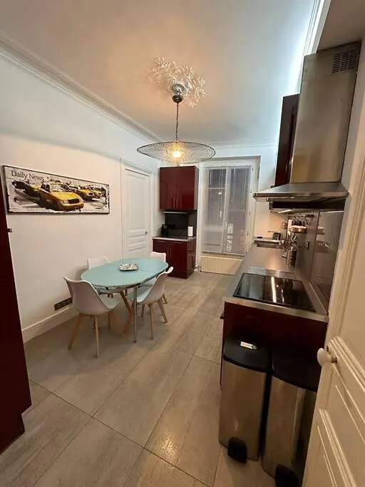 Apartment So Chic 72 Montmatre D'exception