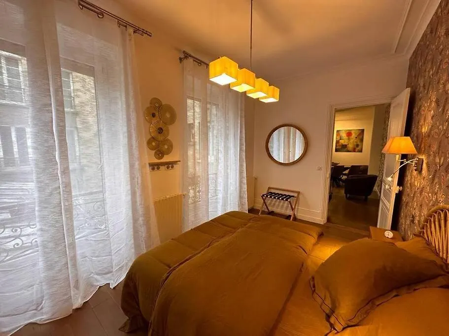 So Chic 72 Montmatre D'exception Apartment