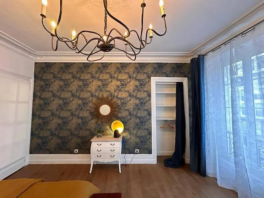 So Chic 72 Montmatre D'exception